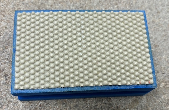 Cale à poncer grain de 1800 pour le verre