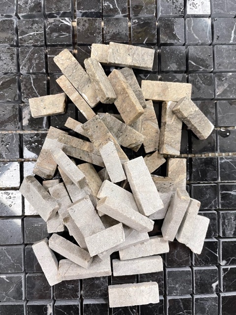 Morceaux de baguettes de marbre N°98, Par 100g