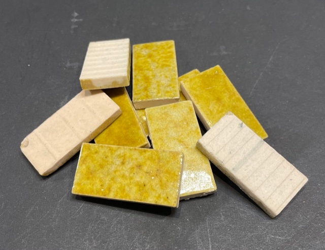 Faïence Émaillée Vert Mousse Nuagé 2 x 3.7 cm, Par 100g 