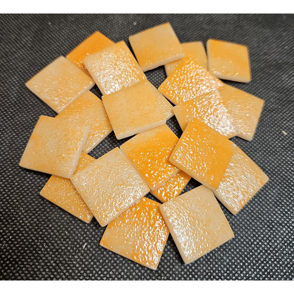 Pâte de verre 169 (Nuagé Orange) 2,3 x 2,3 cm, vendu par 100g