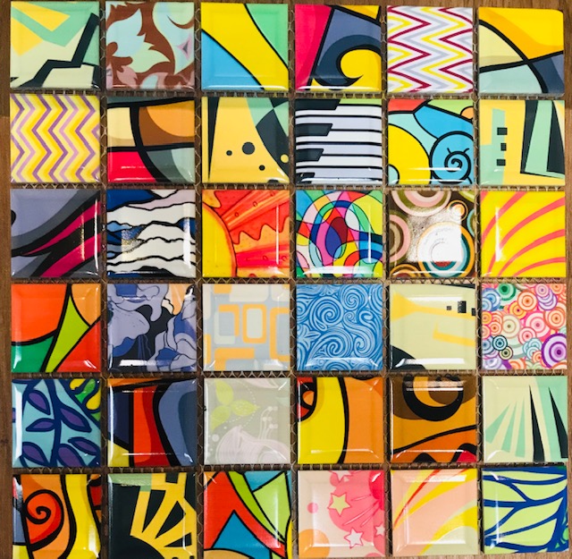 CG ART , 4.8 x 4.8 cm , à la plaque .