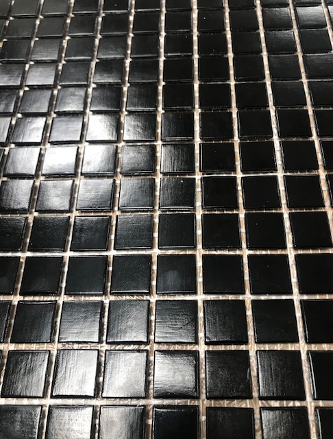 Pâte de verre wave noire satinée , 2 x 2 cm , par 100 g.