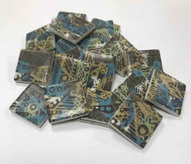 Pâte de verre Jungle - 2.4 x 2.4 cm , par 100 g .