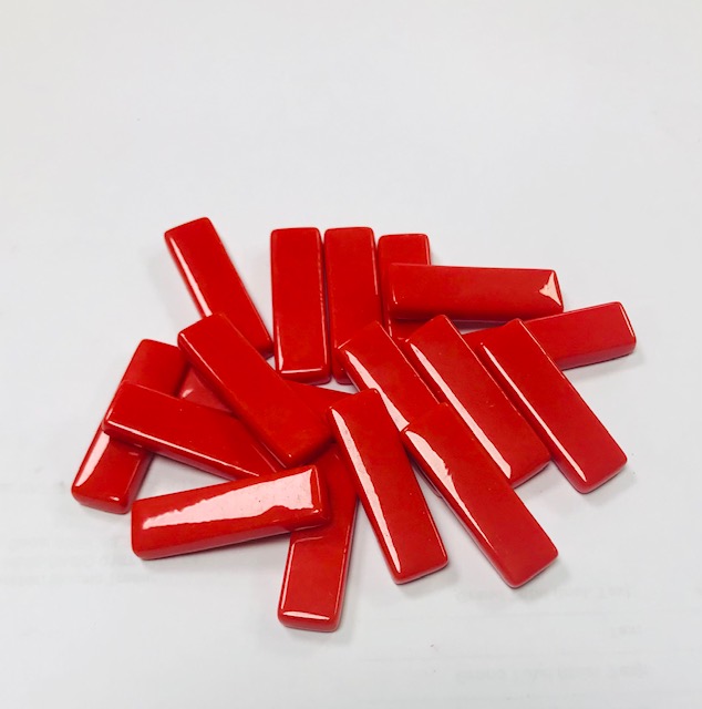 Rectangle Rouge - 4 x 1 cm , par 100 g .