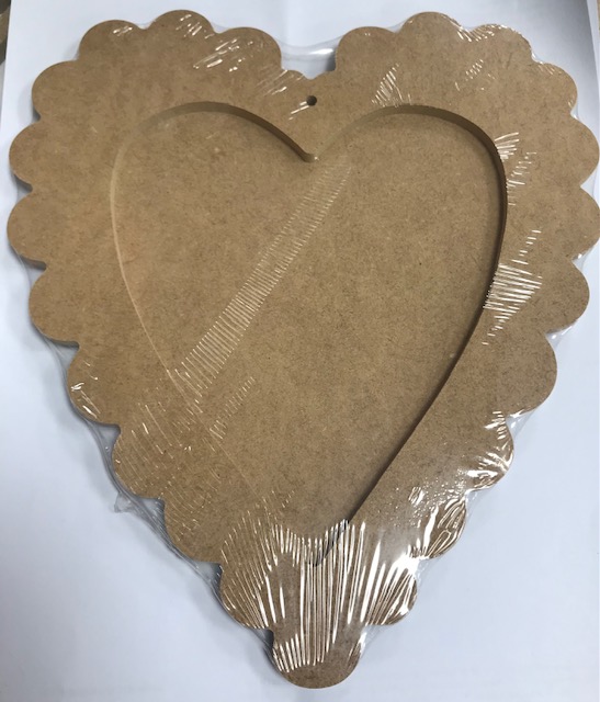 Cadre coeur corolle moyen - 20 x 22 cm .   