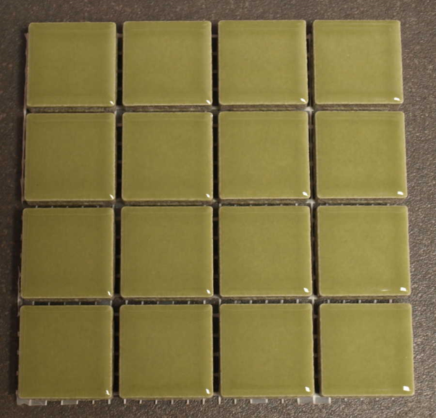 Grès Émaillé Vert Kaki Brillant 2.4 x 2.4 cm, à la plaquette