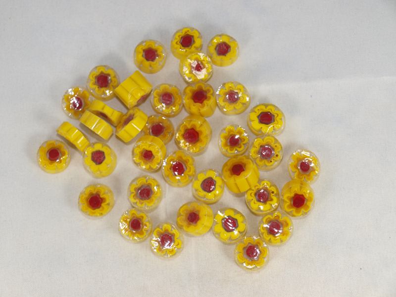 Millifiori n°55 Transparent Fleur Jaune Rouge 5-6 mm, par 50g