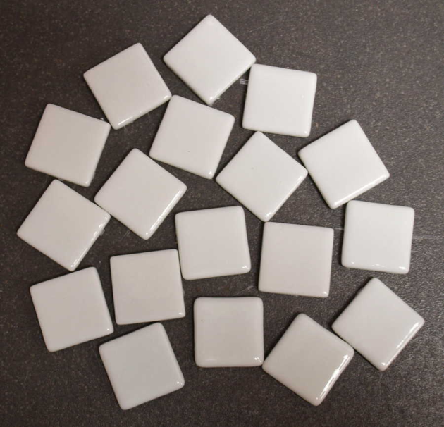 Pate de verre Blanche 2,4 x 2,4 cm, par 100g