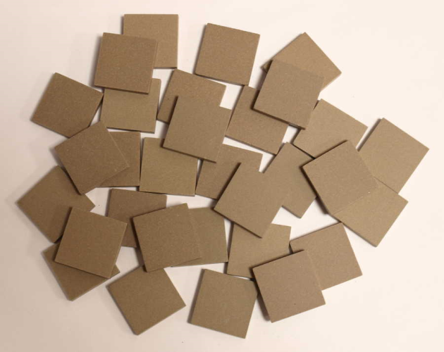 Grès Cérame 2 x 2 cm Taupe, Par 100 gr